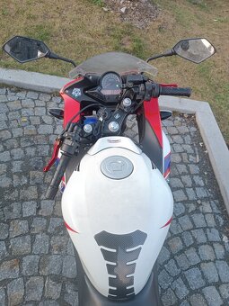 Honda CBR 125R 2012 - 8