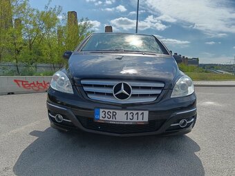 Mercedes B150 - 8