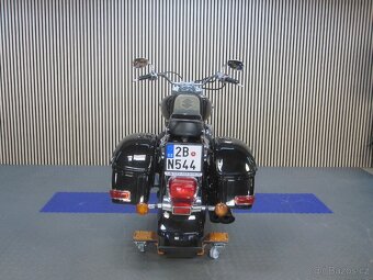 Suzuki VL 800 Intruder - 8