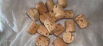 Korkové špunty nepoužité - 8