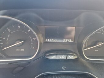 Peugeot 2008 - 8
