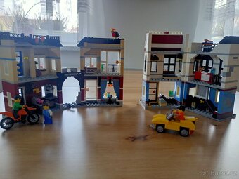 VZÁCNÉ LEGO CREATOR31026-Městský dům s obchodem a kavárnou - 8