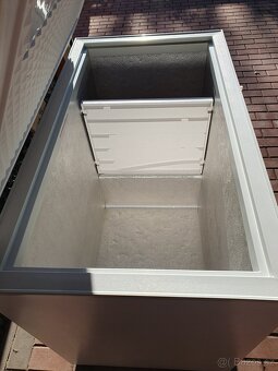 Pultový 300 litrový mrazák Samsung Calex Symphony 33 E - 8