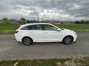 Hyundai i30  combi, rv 2018, top výbava - 8