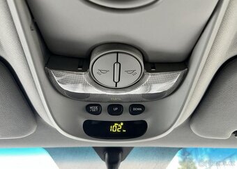 Kia Sorento 2.5CRDi 4x4 AUTOMAT KŮŽE TAŽNÉ automat 125 kw - 8