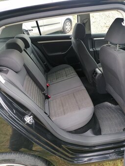 Prodám Volkswagen Golf V - 8