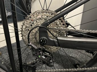 CUBE Reaction Hybrid RACE 800 vel. XL 2025 NOVÉ - 8