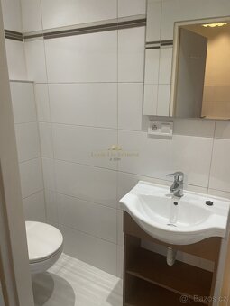 Pronájem bytu 1+kk, 17 m², Praha 10 – Vršovice, ulice Holand - 8