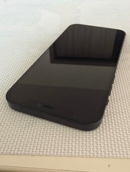 iPhone 12 černý 128 GB - 8