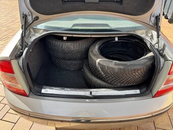 Škoda Superb 2.0TDI 103Kw Elegance - 8