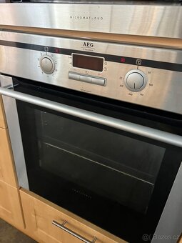 Kvalitní kuchyň se všemi spotřebiči. - 8
