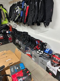 Kompletní moto výbava – nové zboží se štítky - 8