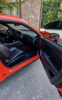 Prodám Dodge Challenger 3.6 V6 Go mango - 8