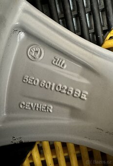 ZIMNÍ - Škoda Octavia IV originální ALU disky 5x112 R16 - 8