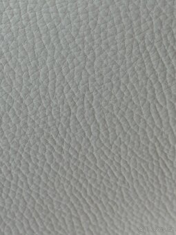 Kožené křeslo - 8