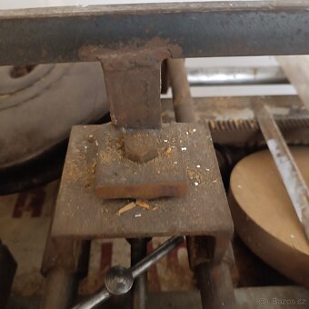 Soustruh na dřevo - 8