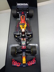 F1 RED BULL RB16B VÍTĚZ EMILIA ROMAGNA 2021 VERSTAPPEN 1:18 - 8