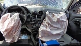 Dacia Duster 1,6 16V 77KW 2WD Rozprodám na náhradní díly - 8