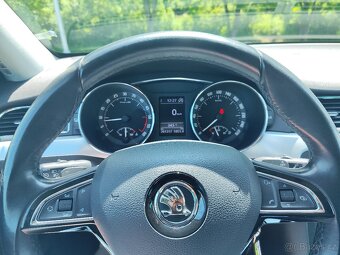 ŠKODA SUPERB COMBI FL 2.0 TDI 103 kW DSG EXCLUSIVE/BI-XENONY - 8