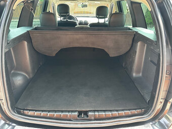 Dacia Duster 1.6 16v - 4x4 - 8