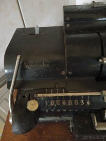 Starožitná kalkulačka Triumphator - 8