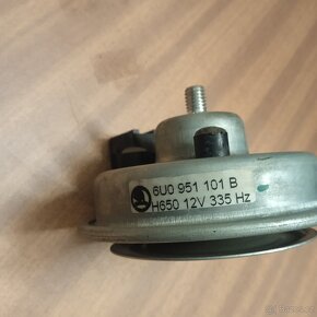 Prodám auto houkačku na 12V - 8