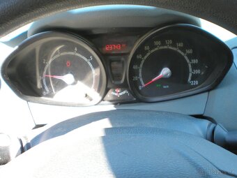 FORD FIESTA 1.6 - 8