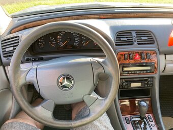 Mercedes-Benz CLK 320 V6 coupe - 8