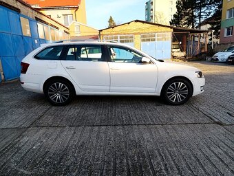 Škoda Octavia combi 2.0tdi Elegance - 8