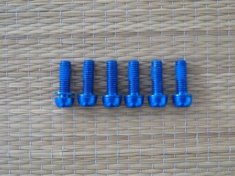 Nová sada šroubů M6x17mm na třmeny kotoučových brzd ZITTO - 8
