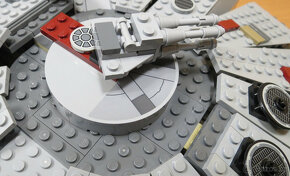 LEGO 7965 Millennium Falcon - 8