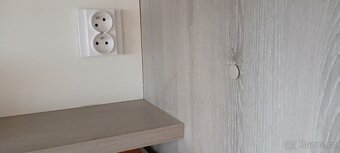 Patrova postel se stolem - 8