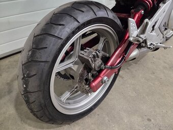 Kawasaki ER-6n - 8