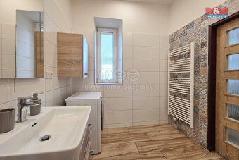 Pronájem bytu 4+1, 117 m², Cheb, ul. Májová - 8