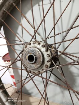 Jawa 250, 350 pérák zadní kolo s krasným pláštěm Barum Super - 8