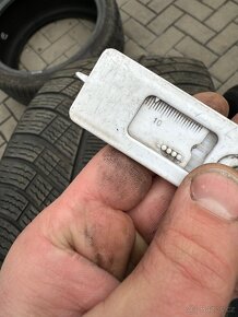 Zimní pneu Michelin Pilot alpine, 275/40 R20 - 8