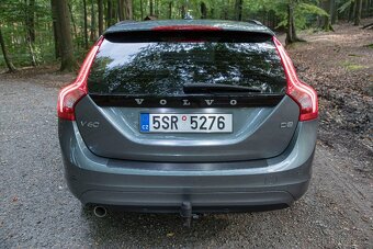 Volvo V60 2.0 D2 88kw VEA, r.v. 2017, man. převodovka - 8