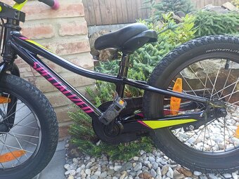 Úžasné dětské kolo Specialized Riprock, vel. 16 - 8