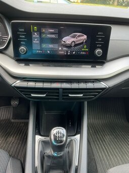 Škoda Octavia 4, koupeno v ČR, pravidelny servis nová STK - 8