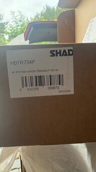 držáky brašen Shad + brašny Shad TR40 - 8