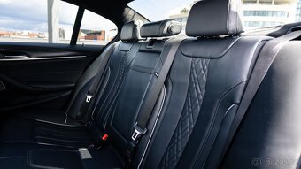 BMW Řada 5, 545e, mimořádná výbava, DPH - 8