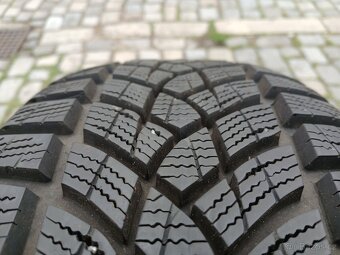 4ks zimních pneumatik GOODYEAR 215/60R16 99H DOT2022 - 8