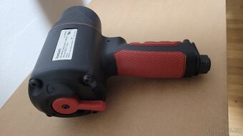 Pneumatický rázový utahovák Fortum - 8