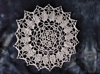 Ručně háčkované dečky 25 cm - 8