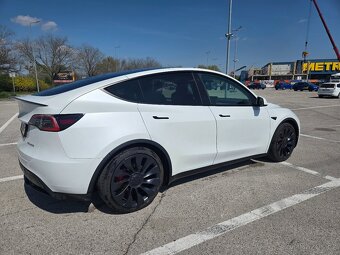Tesla model Y Performance AMD Ryzen Berlin - 8