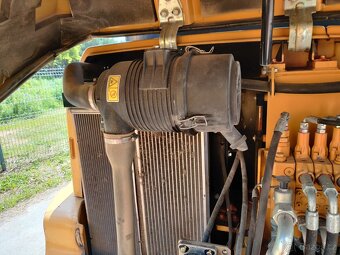 Pásový minibagr CAT 305 E - 8