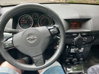 Prodam Opel Astra H benzin - 8