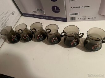 Zelene, cerne sklo a svicen - 8