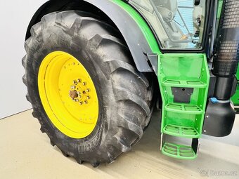Prodám kolový traktor John Deere 6210R - 8