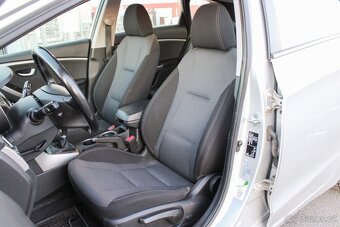 Hyundai i30 CW 1.6 CRDi 16V DOHC - 8